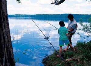 Как собрать ребенка на рыбалку, все необходимые предметы и советы